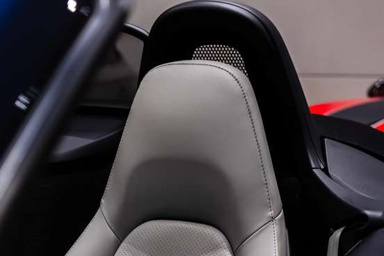 PORSCHE-718-2021