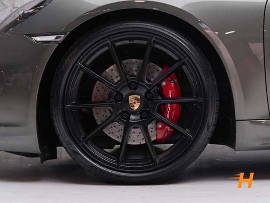 PORSCHE-718-2025