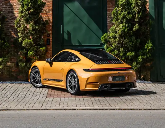 PORSCHE-911-2025