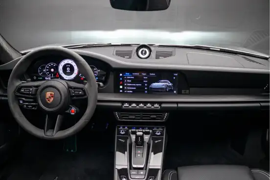 PORSCHE-911-2025