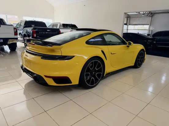 PORSCHE-911-2023