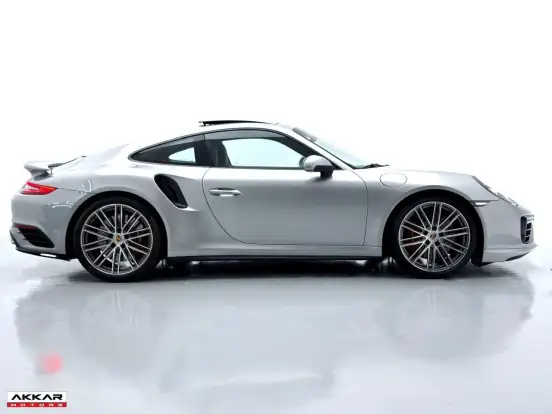 PORSCHE-911-2016