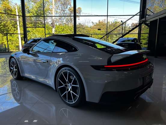 PORSCHE-911-2025