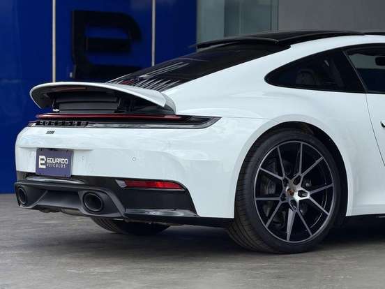 PORSCHE-911-2024