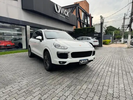 PORSCHE-CAYENNE-2017