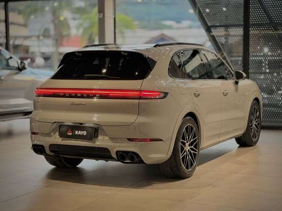 PORSCHE-CAYENNE-2024