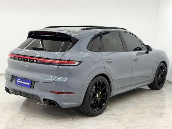 PORSCHE-CAYENNE-2024