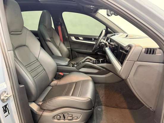 PORSCHE-CAYENNE-2024