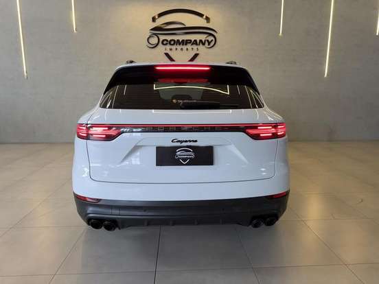 PORSCHE-CAYENNE-2022