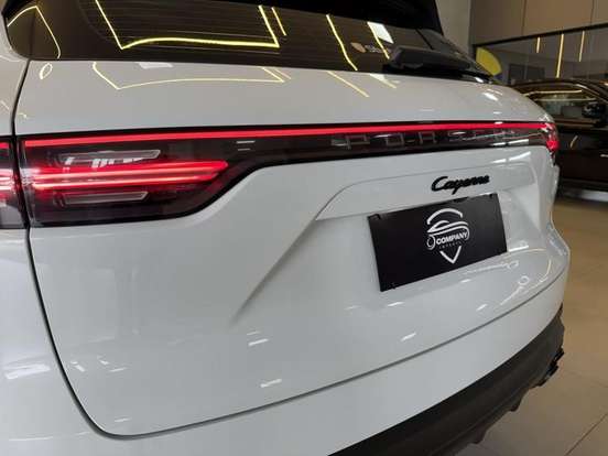PORSCHE-CAYENNE-2022