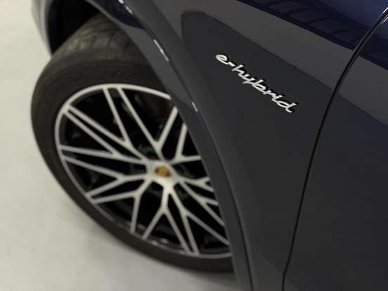 PORSCHE-CAYENNE-2024
