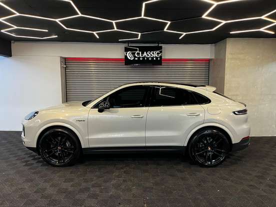 PORSCHE-CAYENNE-2025