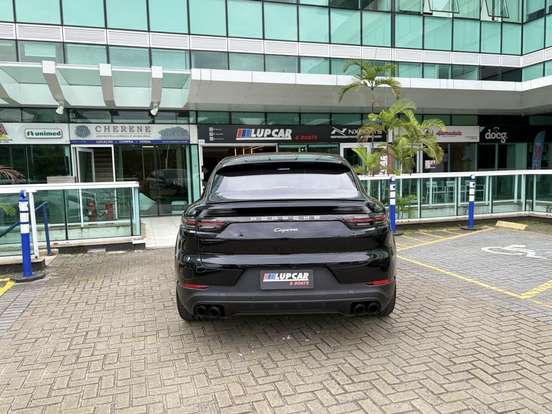 PORSCHE-CAYENNE-2021