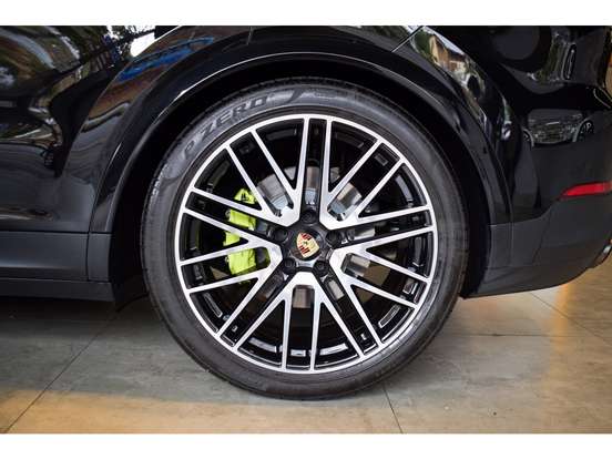 PORSCHE-CAYENNE-2024