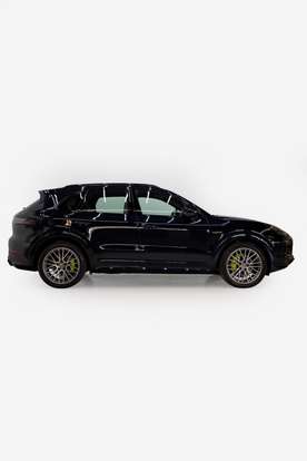PORSCHE-CAYENNE-2023