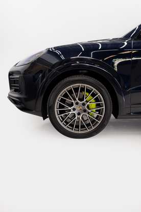 PORSCHE-CAYENNE-2023