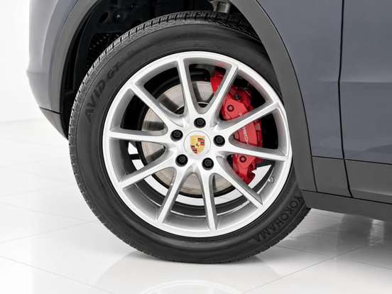 PORSCHE-CAYENNE-2018