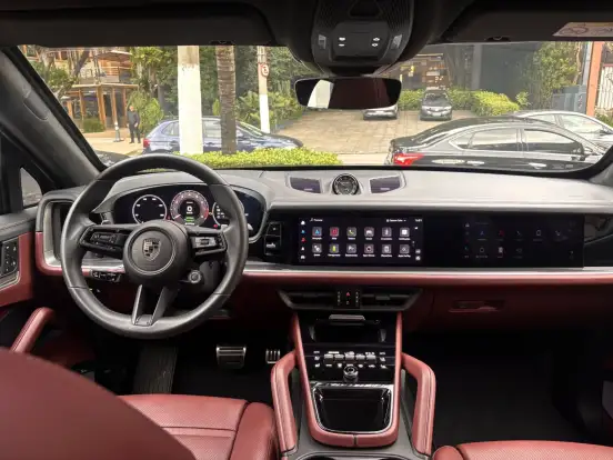 PORSCHE-CAYENNE-2025