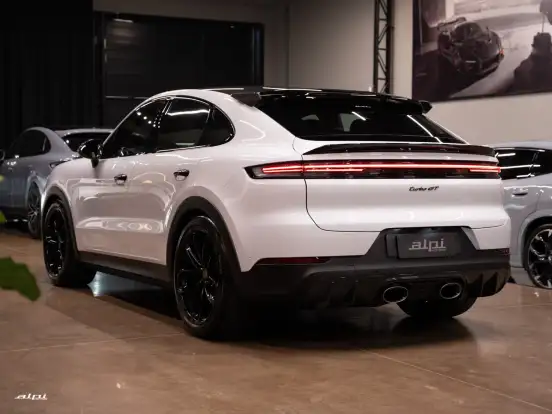 PORSCHE-CAYENNE-2023