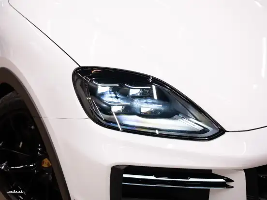 PORSCHE-CAYENNE-2023
