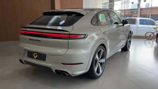 PORSCHE-CAYENNE-2024