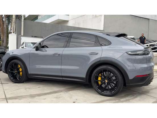 PORSCHE-CAYENNE-2022