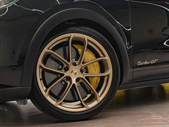 PORSCHE-CAYENNE-2022