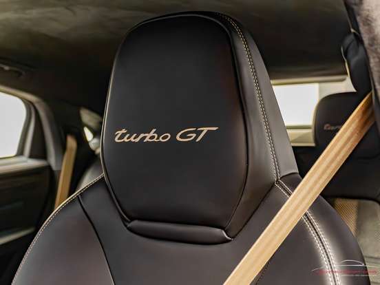 PORSCHE-CAYENNE-2022