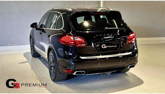 PORSCHE-CAYENNE-2012