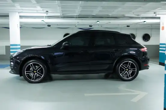 PORSCHE-MACAN-2021