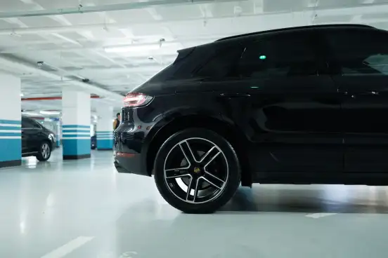 PORSCHE-MACAN-2021