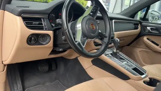 PORSCHE-MACAN-2020
