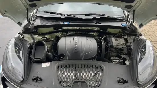 PORSCHE-MACAN-2020