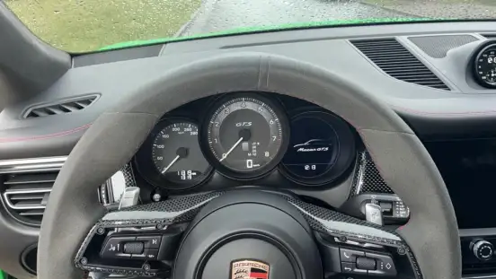 PORSCHE-MACAN-2024