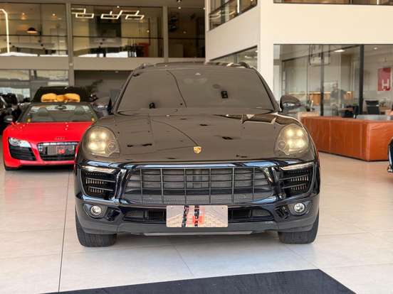 PORSCHE-MACAN-2018