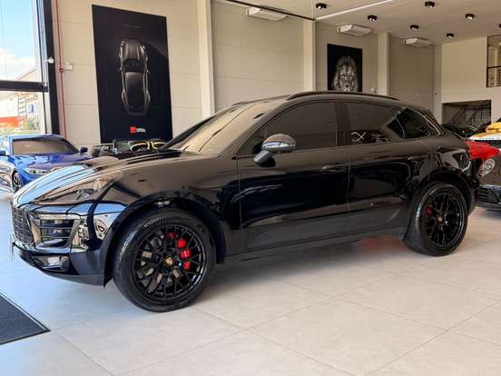 PORSCHE-MACAN-2018