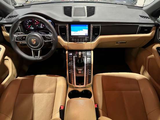 PORSCHE-MACAN-2018