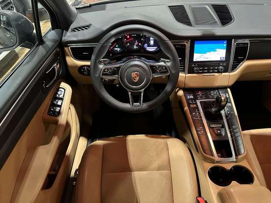 PORSCHE-MACAN-2018
