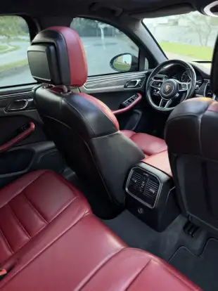 PORSCHE-MACAN-2017