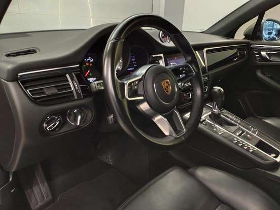 PORSCHE-MACAN-2021