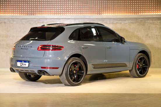 PORSCHE-MACAN-2017