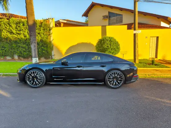 PORSCHE-PANAMERA-2025