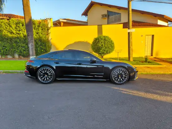 PORSCHE-PANAMERA-2025
