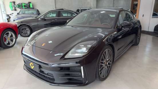PORSCHE-PANAMERA-2025