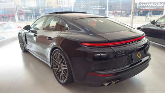 PORSCHE-PANAMERA-2025