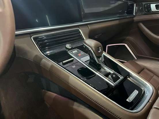 PORSCHE-PANAMERA-2019