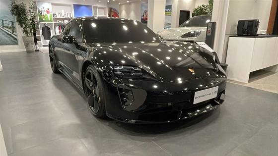 PORSCHE TAYCAN TURBO ELÉTRICO