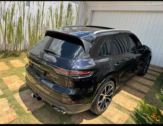 PORSCHE-CAYENNE-2018