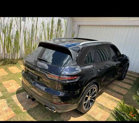 PORSCHE-CAYENNE-2018