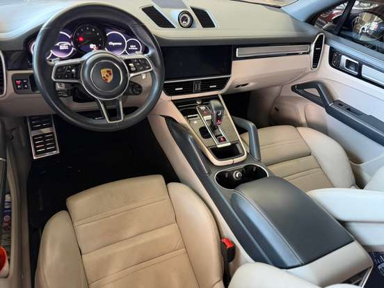 PORSCHE-CAYENNE-2021